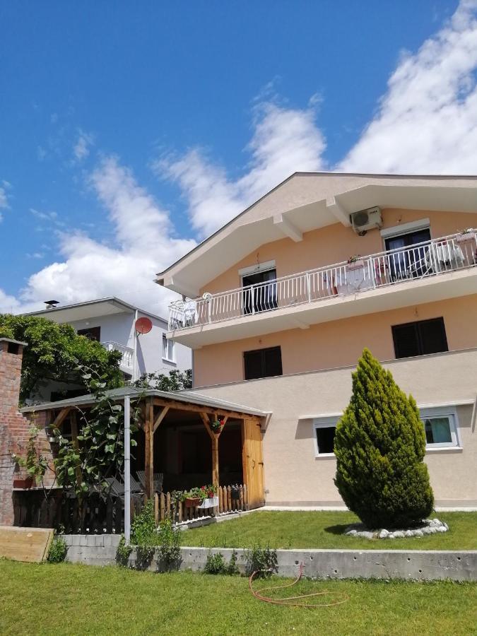 Ninic Family Apartments Tivat Bagian luar foto