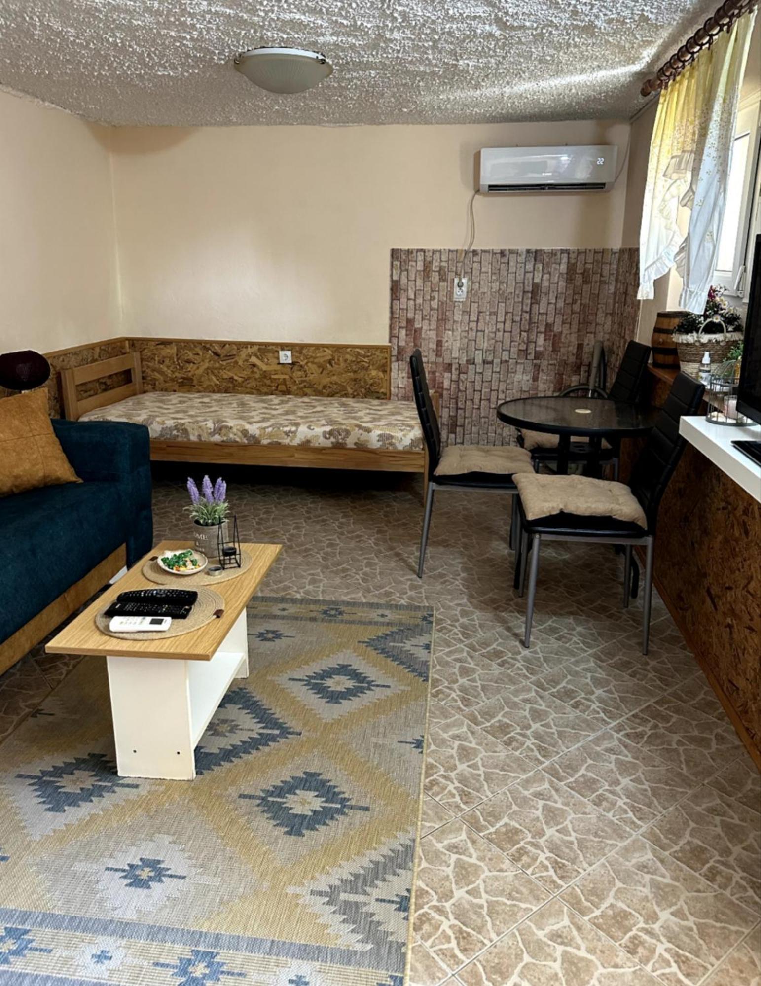 Ninic Family Apartments Tivat Bagian luar foto